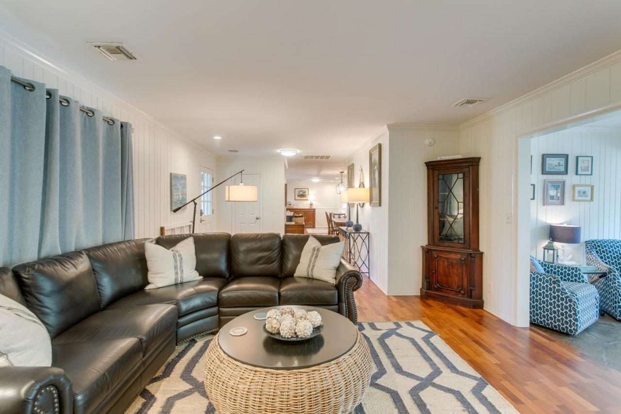 Spacious St Simons Island Vacation Rental With Pool! St. Simons Island Exterior photo