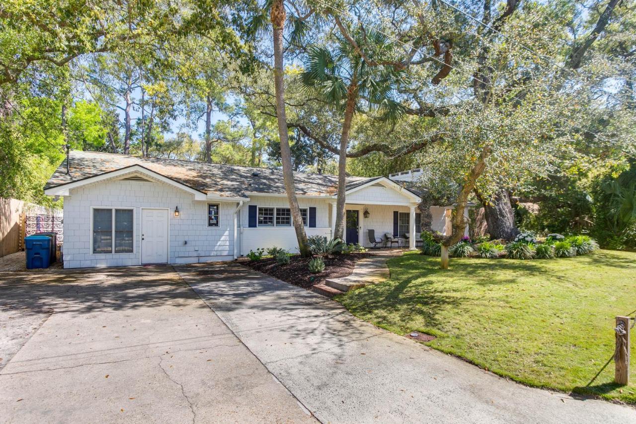 Spacious St Simons Island Vacation Rental With Pool! St. Simons Island Exterior photo